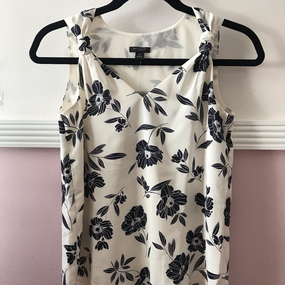 Ann Taylor floral sleeveless blouse